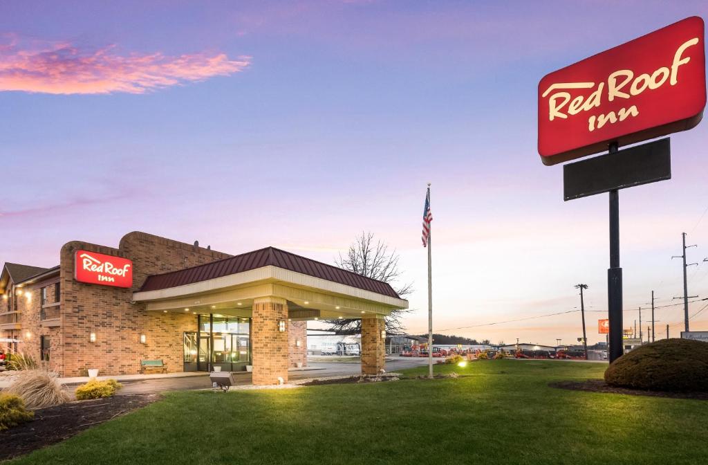 Red Roof Inn Fort Wayne photo 1