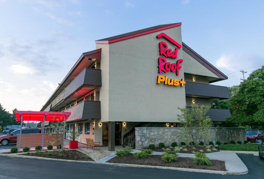 Red Roof Inn PLUS+ Columbus-Ohio State University OSU image