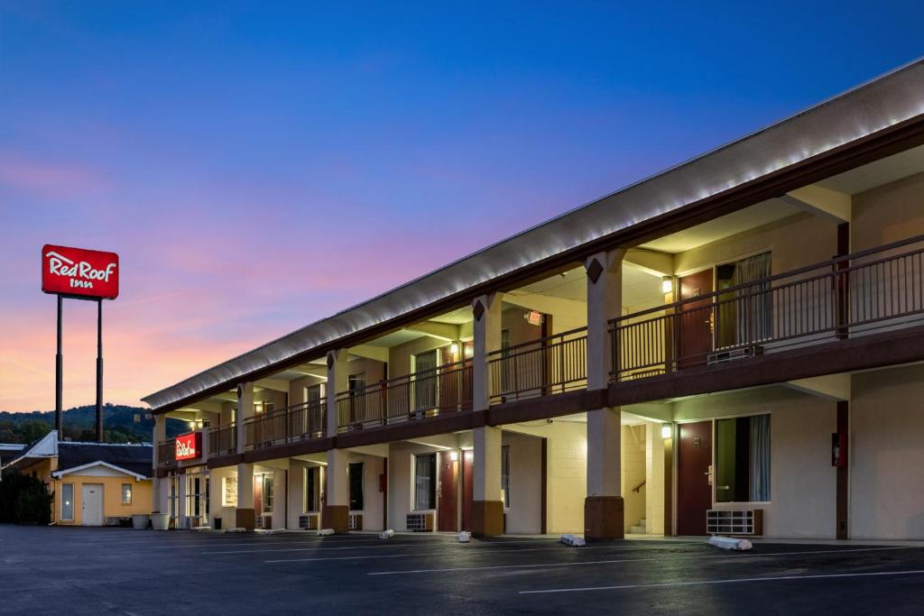 Red Roof Inn Caryville photo 4