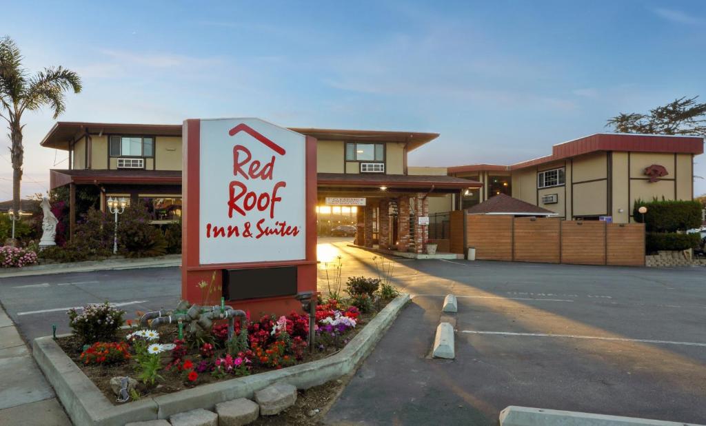 Red Roof Inn & Suites Monterey photo 3