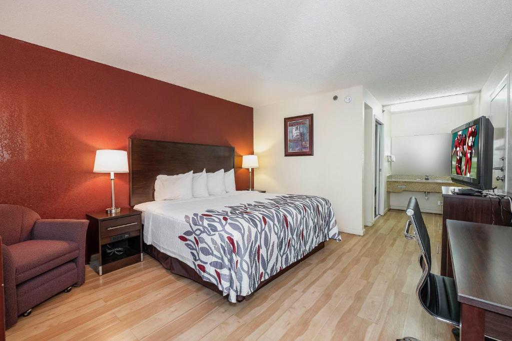 Red Roof Inn & Suites Rome image