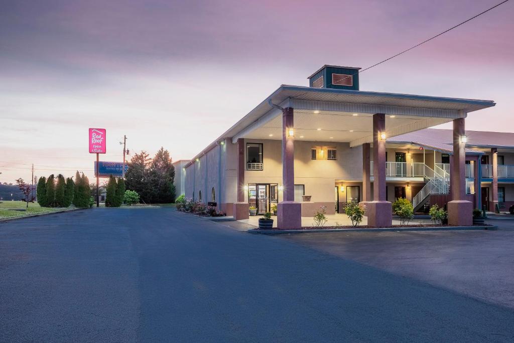 Red Roof Inn & Suites Rome photo 3