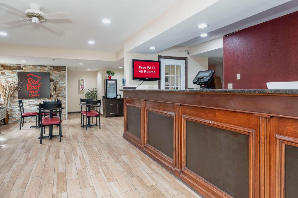 Red Roof Inn & Suites Rome photo 4