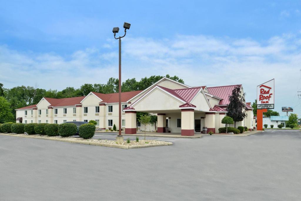 Red Roof Inn Sandusky - Milan image