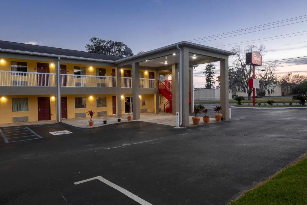 Red Roof Inn Valdosta - University photo 3