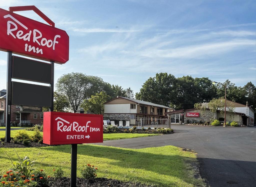 Red Roof Inn Lancaster - Strasburg image