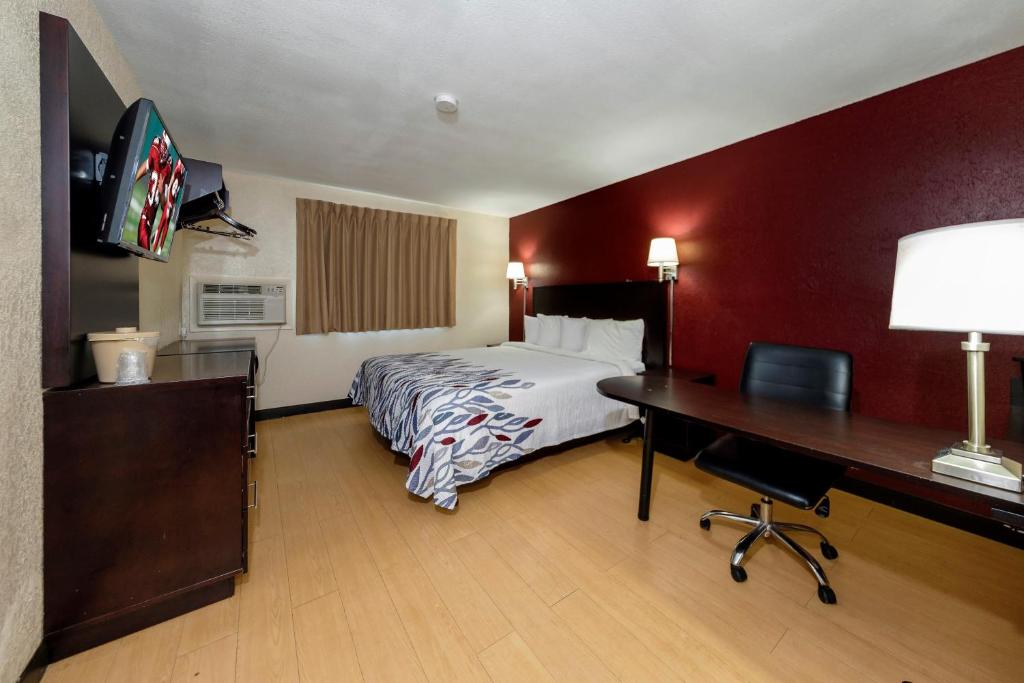 Red Roof Inn Jacksonville - Cruise Port image