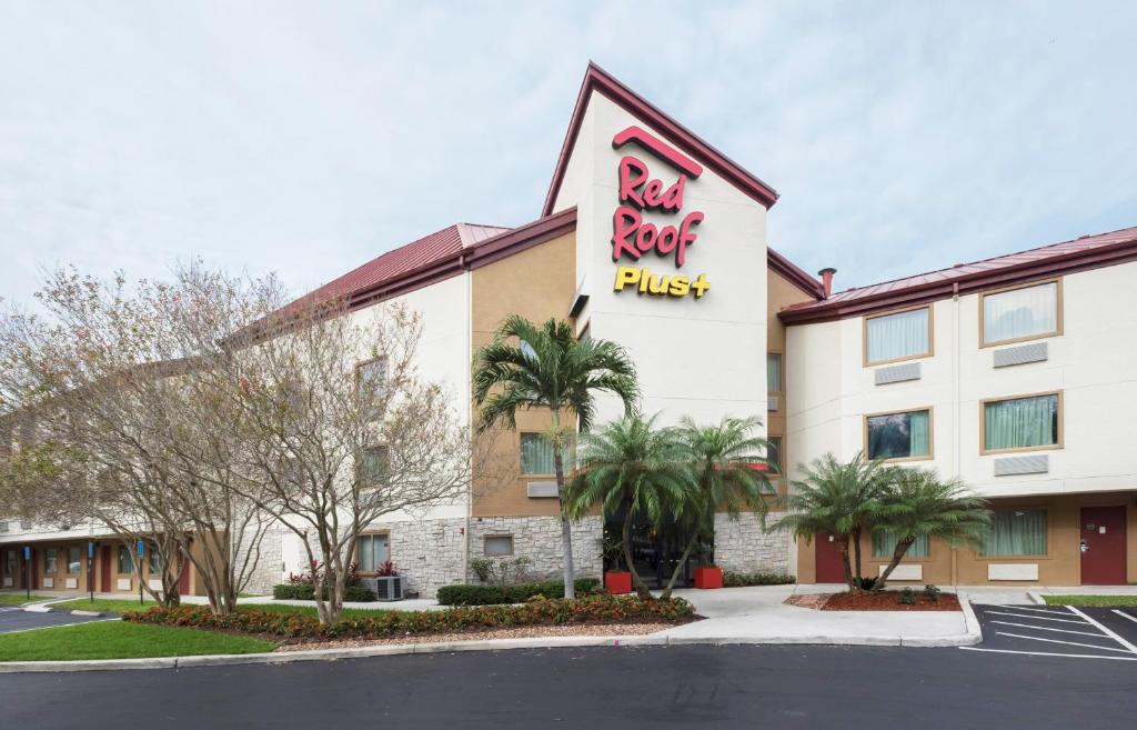 Red Roof Inn PLUS+ West Palm Beach image