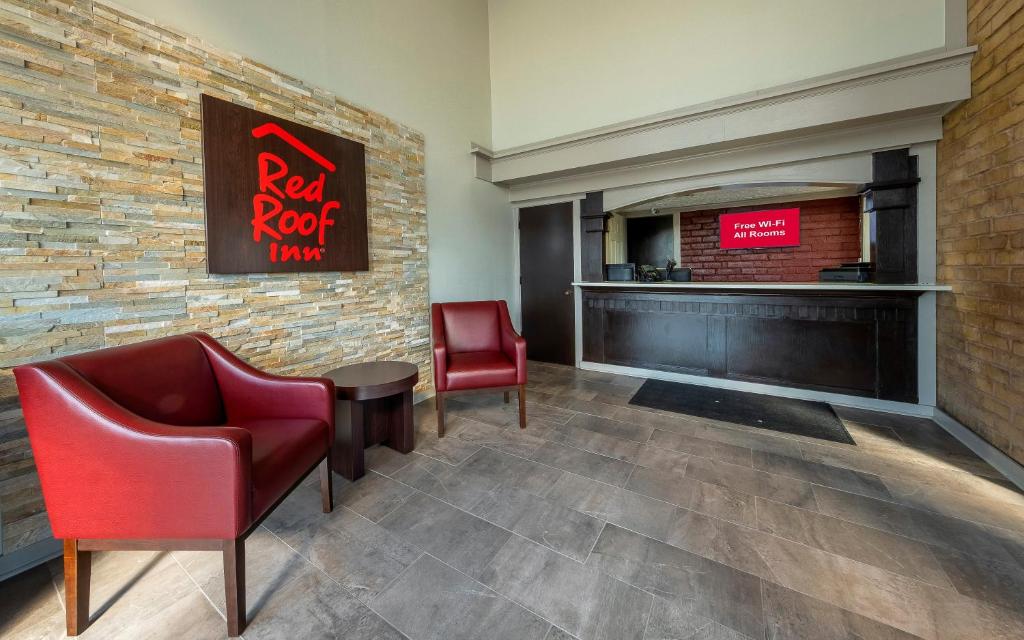 Red Roof Inn Monroe photo 4