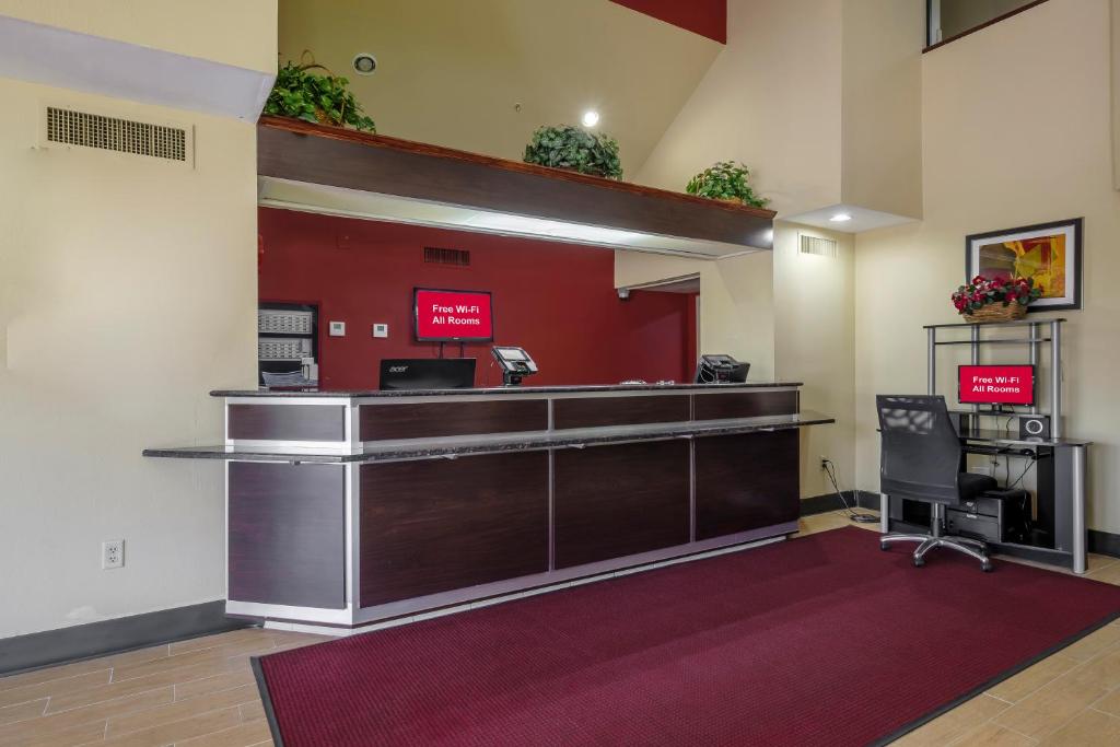 Red Roof Inn Pensacola Fairgrounds photo 3