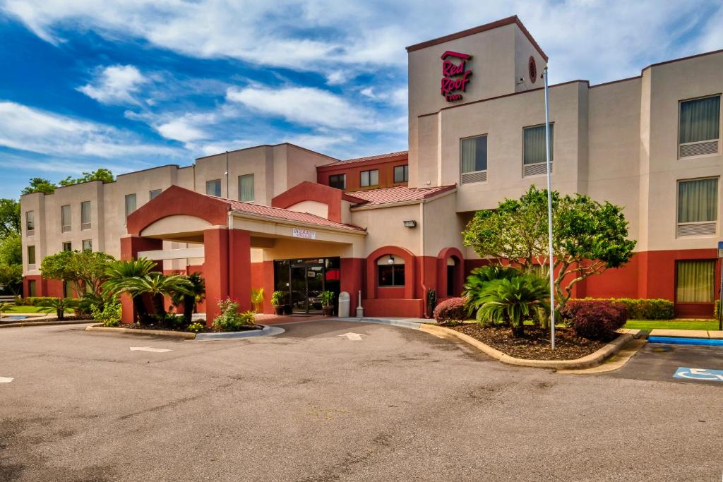 Red Roof Inn Pensacola Fairgrounds image