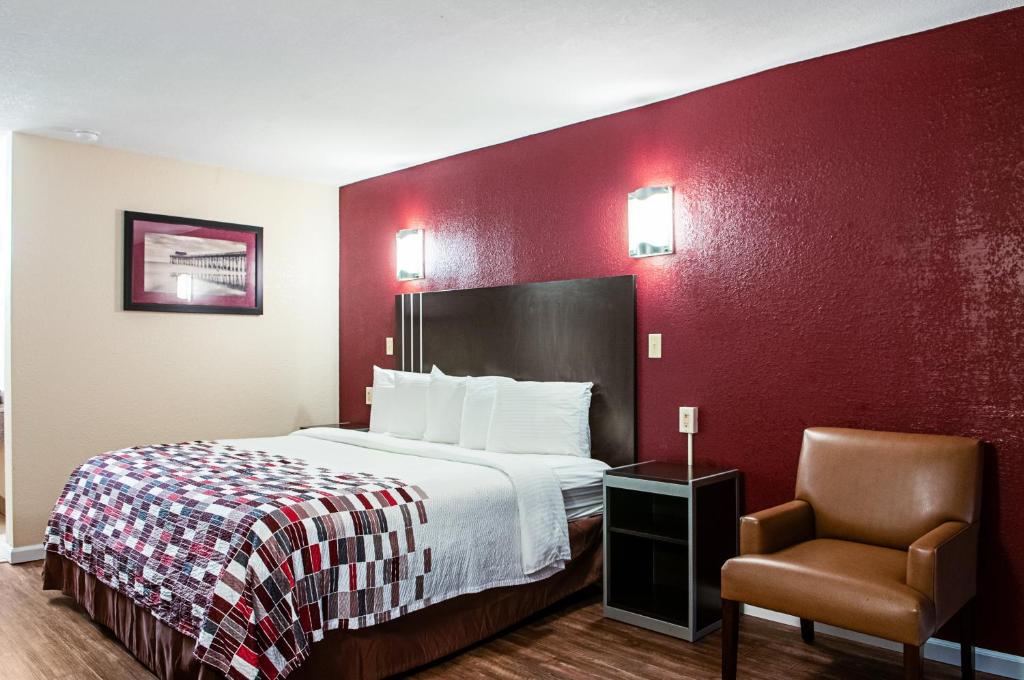 Red Roof Inn Slidell image