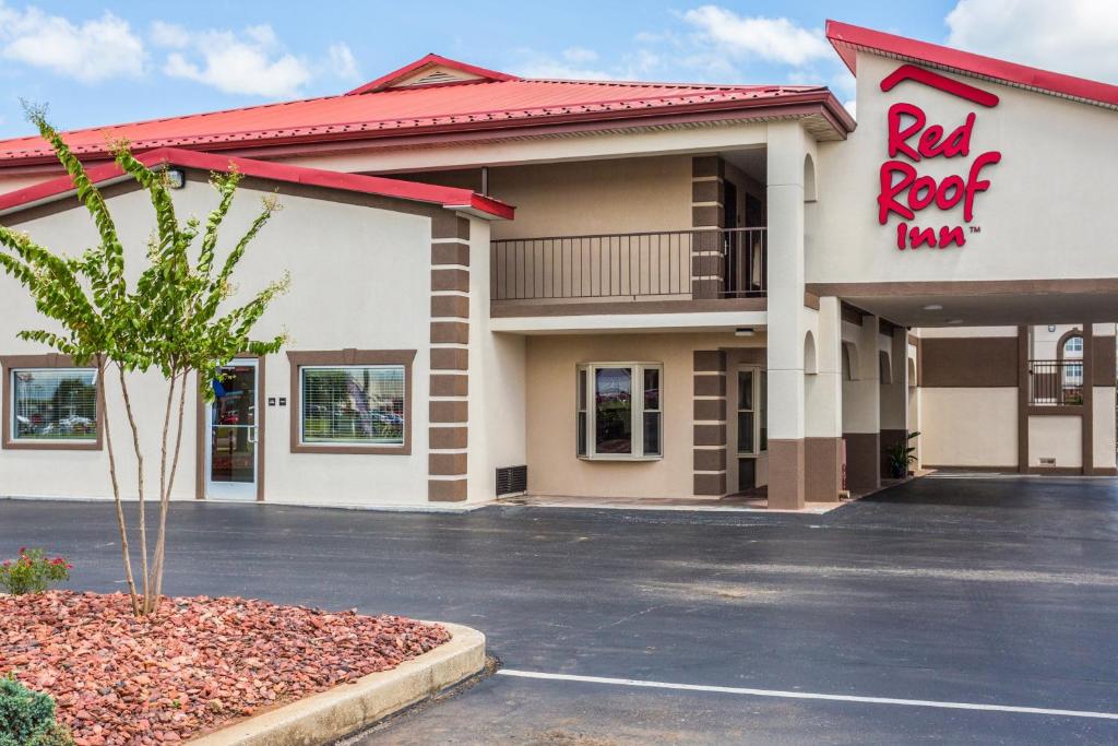 Red Roof Inn Bowling Green image