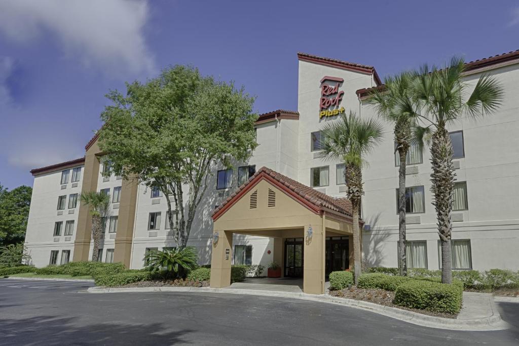 Red Roof Inn PLUS + Gainesville photo 1