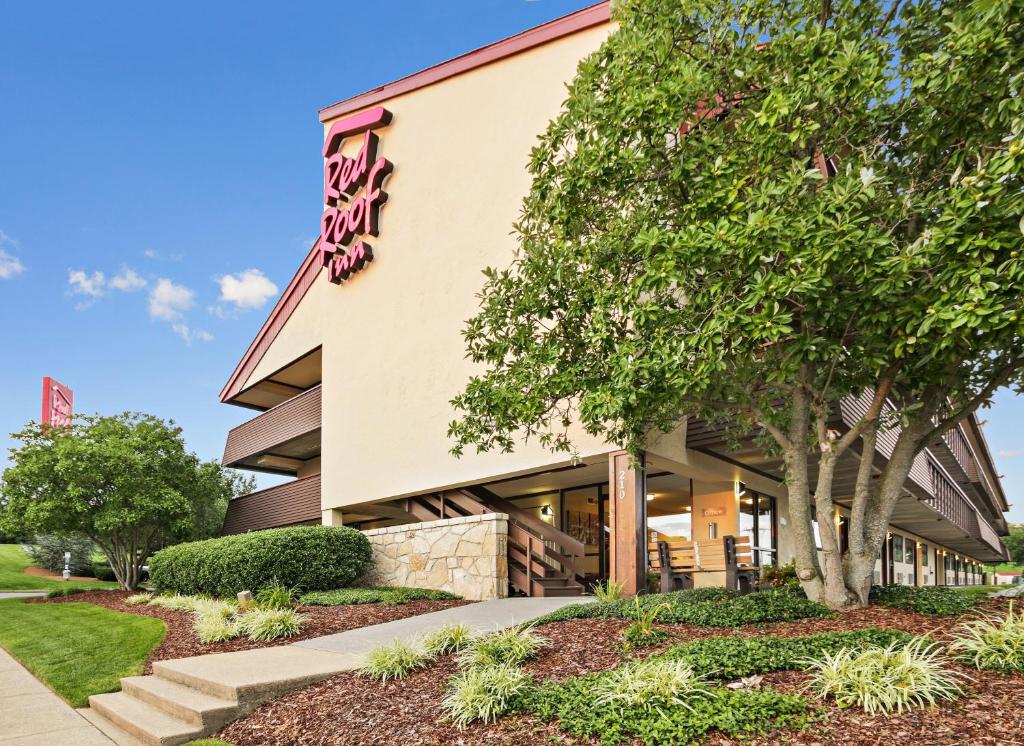 Red Roof Inn Johnson City photo 1