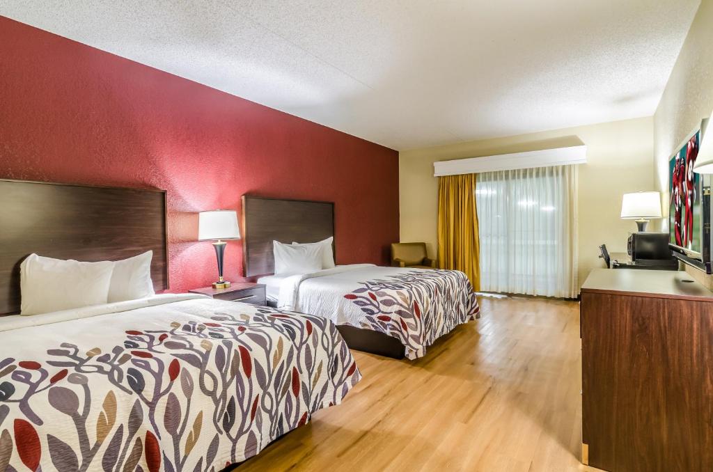 Red Roof Inn & Conference Center Wichita Airport image