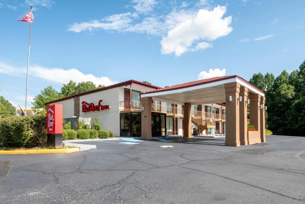 Red Roof Inn West Point image