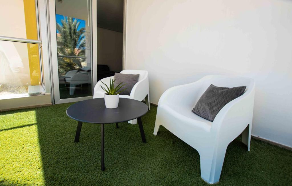 Glabur Stays - The Amazing 1 BDR - Executive apt Nicosia Center Free Parking & WiFi photo 2