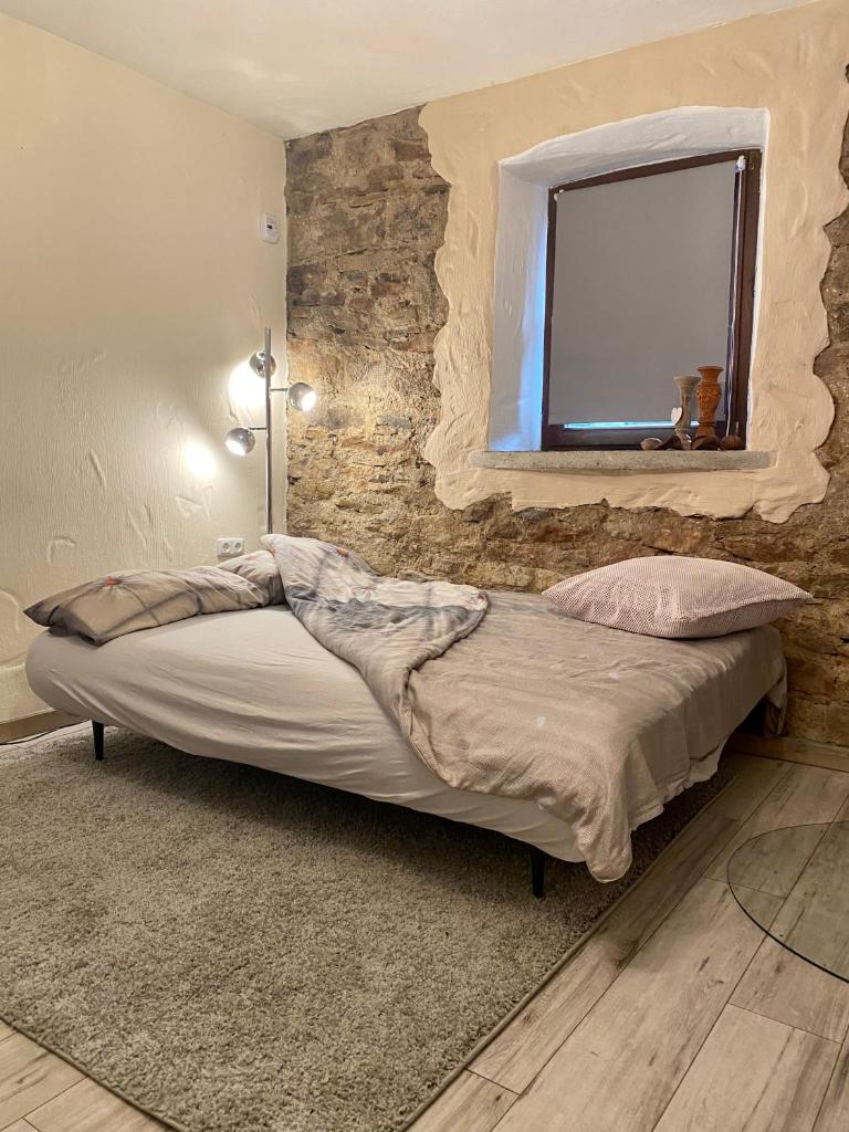 Eifelstein, Apartment mit Whirlpool und Ofen photo 3