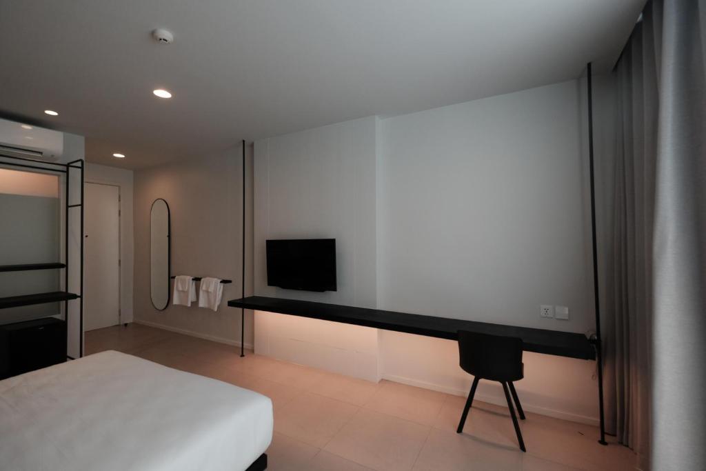 Двухместный (Двухместный номер с 1 кроватью и балконом), CHERN Hostel