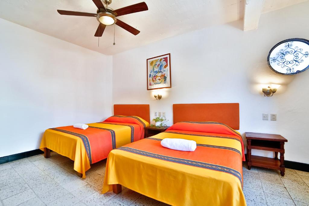 Четырехместный (Стандартный номер с 2 двуспальными кроватями), Hotel Villa del Mar Tradicional
