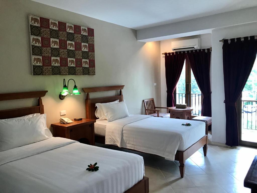Четырехместный (Улучшенный четырехместный номер), AliSea Boutique Hotel
