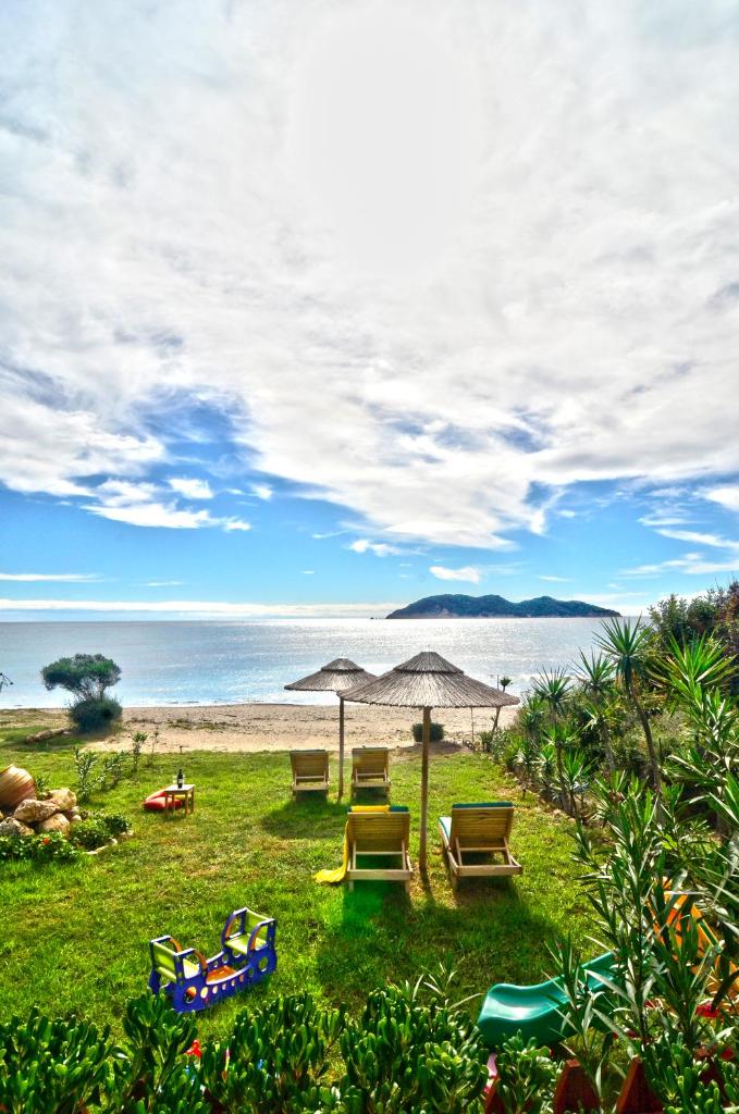Beachfront Elena Villa with mini pool and spa photo 3