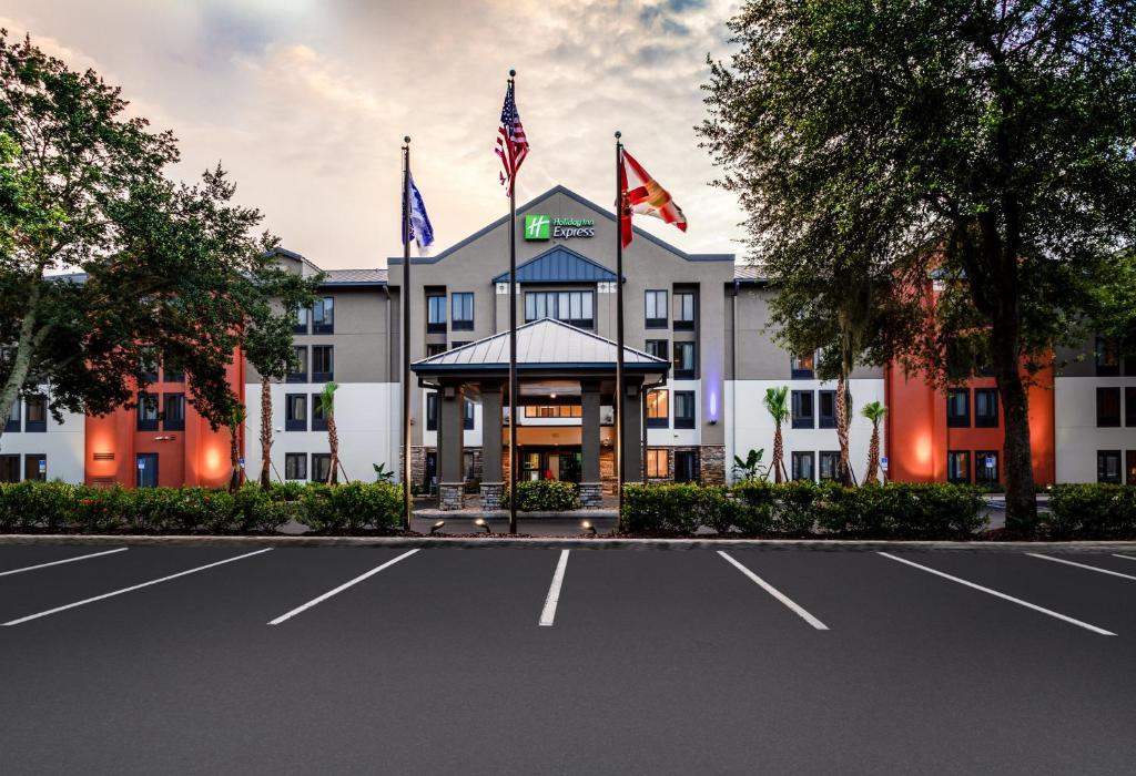 Holiday Inn Express Tampa-Brandon, an IHG Hotel image