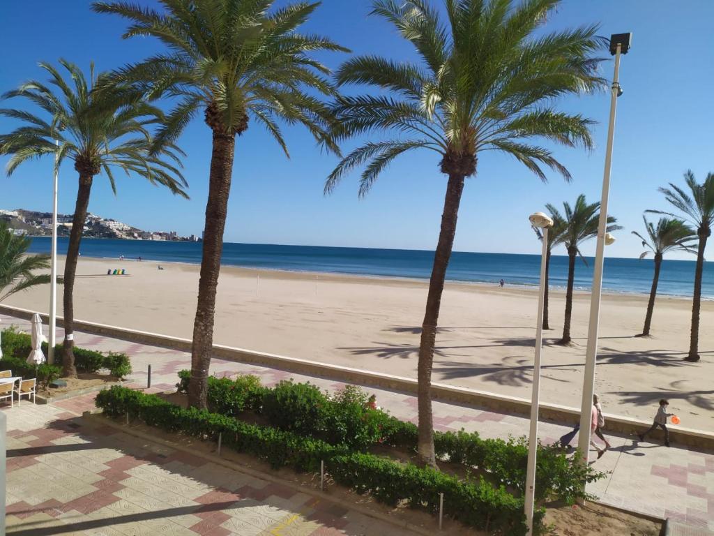 NUEVO !!! Primerísima línea con PISCINA y wifi en playa Racó photo 1