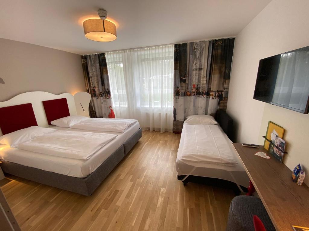 Трехместный (Трехместный номер), JUFA Hotel Salzburg