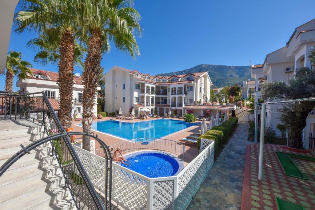 Sea Breeze Hotel and Apartments photo 1