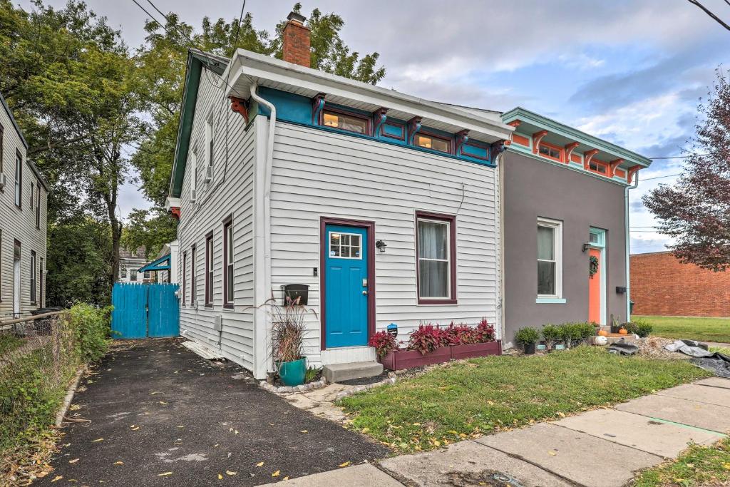 Modern Pet-Friendly Pad with Deck about 5 Mi to Cincy! photo 2