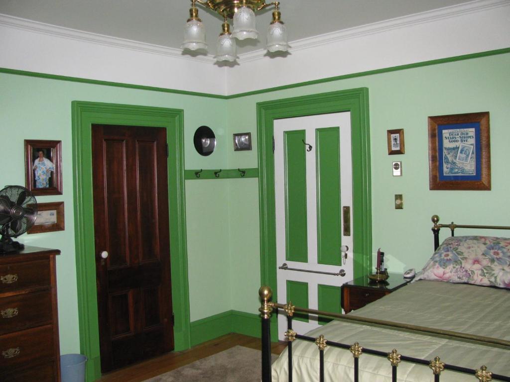 Gower Manor Historic Bed & Breakfast photo 2