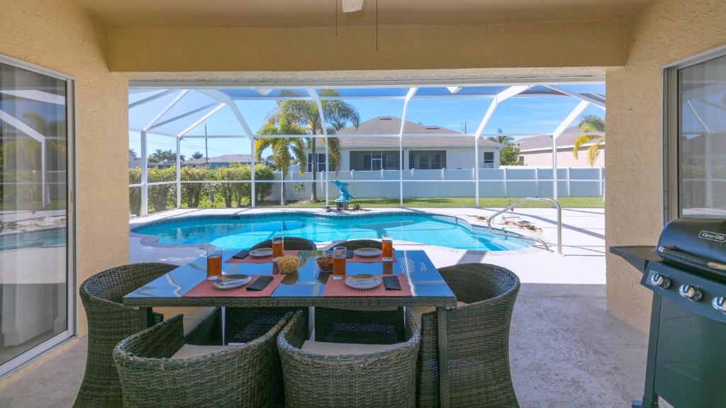 !NEW! Villa Surfside image