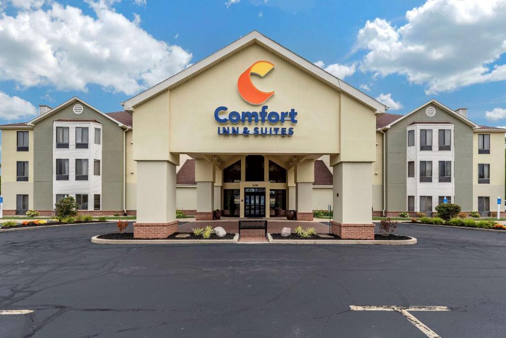 Comfort Inn & Suites Warsaw near US-30 photo 1
