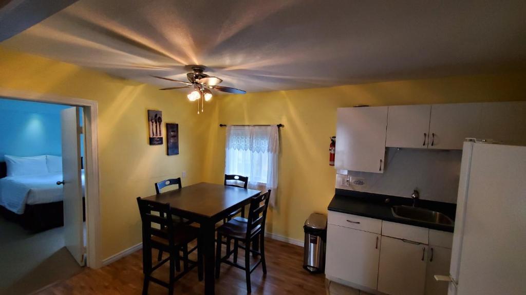 Comox Valley Inn & Suites photo 3