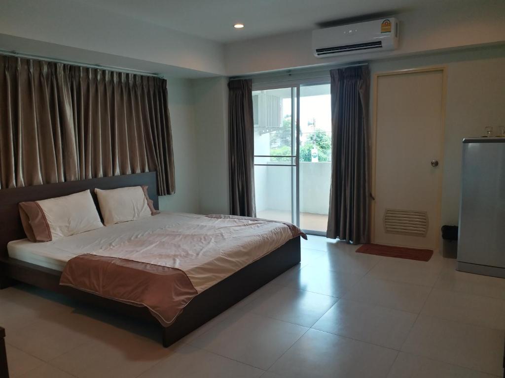 TongPrasit Place photo 1