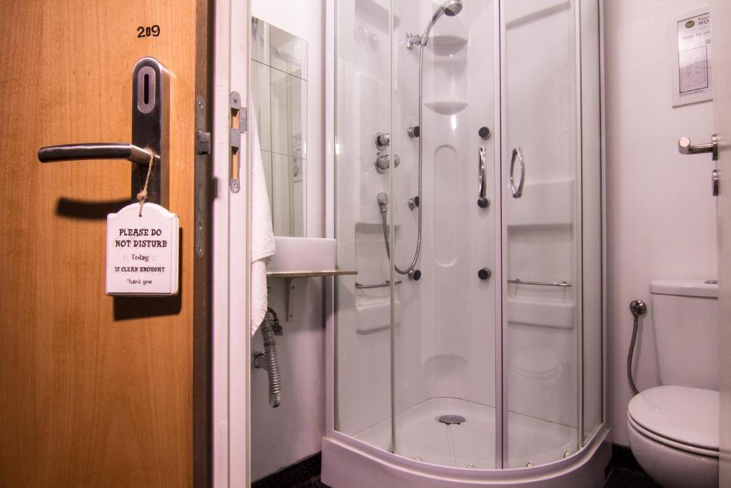 Четырехместный (Четырехместный номер с собственной ванной комнатой), Lisbon Destination Hostel