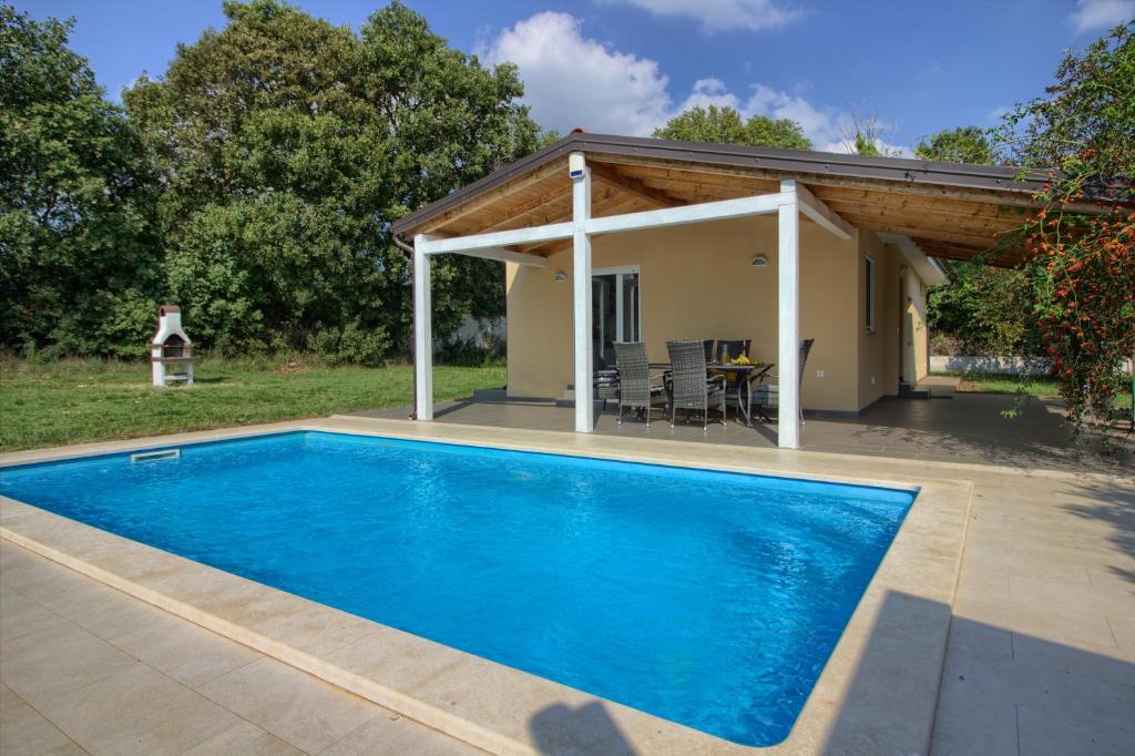 Wonderful villa Nezakcij with pool near the town and the beach photo 1