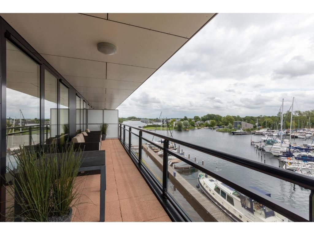 Holiday apartment in a prime location on the Veerse lake photo 2