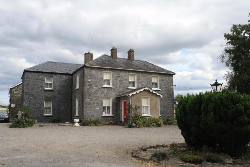 Moate Lodge photo 4