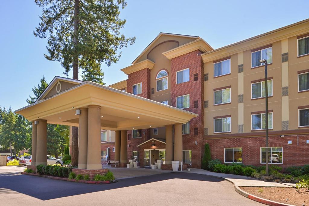 Holiday Inn Express & Suites Lacey – Olympia, an IHG Hotel image