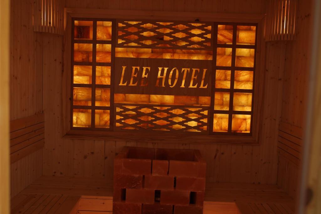 Lee Apartment & Hotel