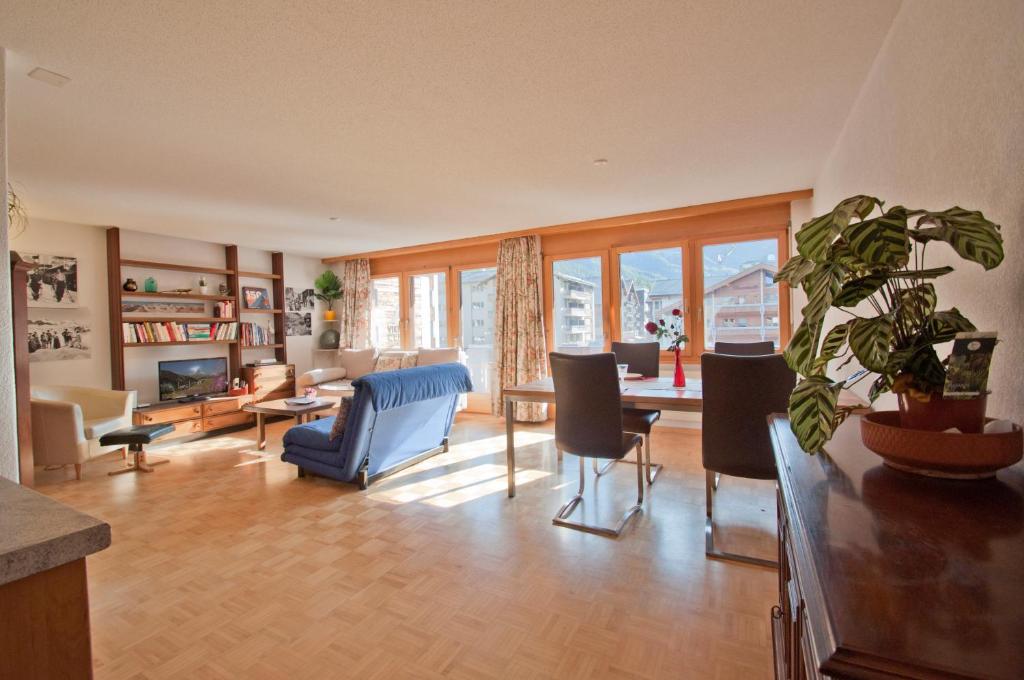 Haus Bahnhofbuffet, Apartment Riffelhorn photo 2