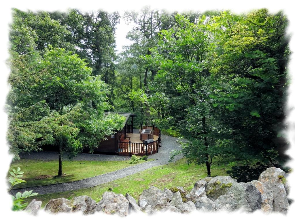 Blelham Tarn (Log Cabin) photo 2