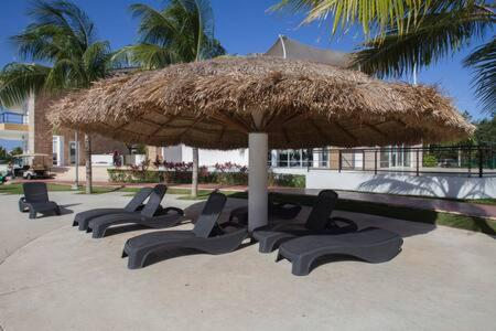 departamento en Cancún con 7 albercas tipo playa y laguna photo 2