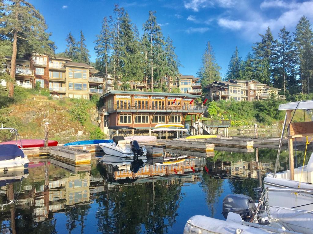 Painted Boat Resort Spa and Marina photo 2
