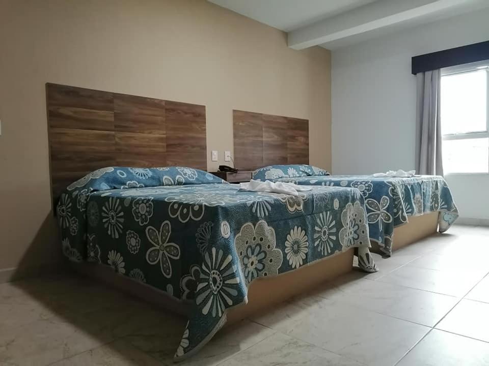 Hotel Las Vias photo 2