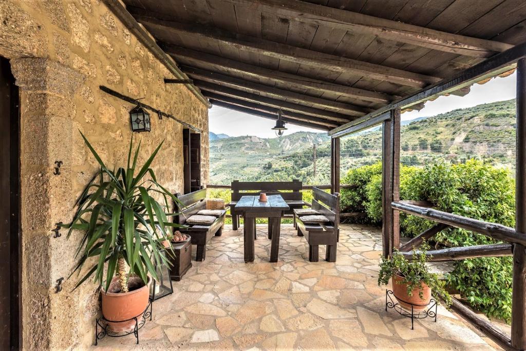 Ampelos Estate photo 4
