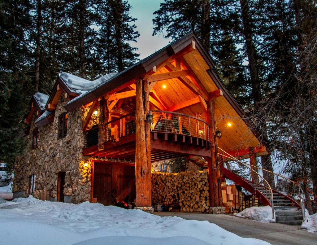 Carriage House On The Stream Sundance, Utah image